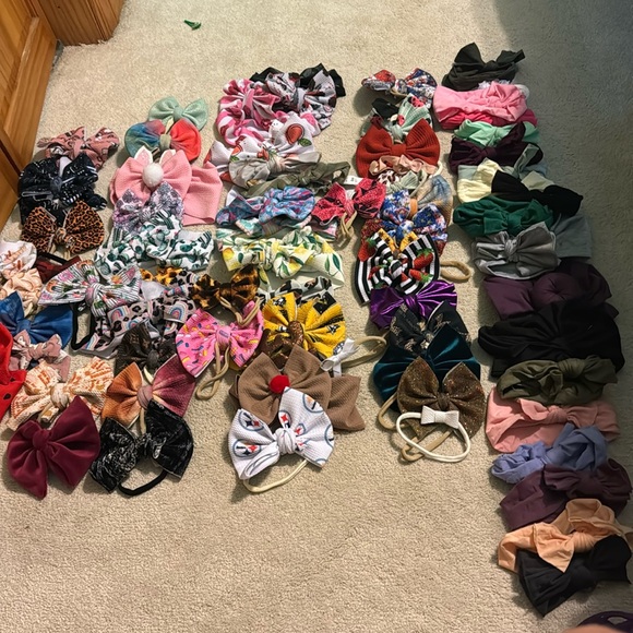HUGE LOT of baby bows